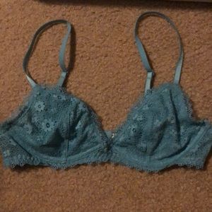 Victoria’s Secret NWOT underwire lace bralette